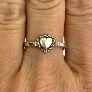 Sterling Silver 925 Dainty Minimalist Heart Etched Band Ring Size 7.25